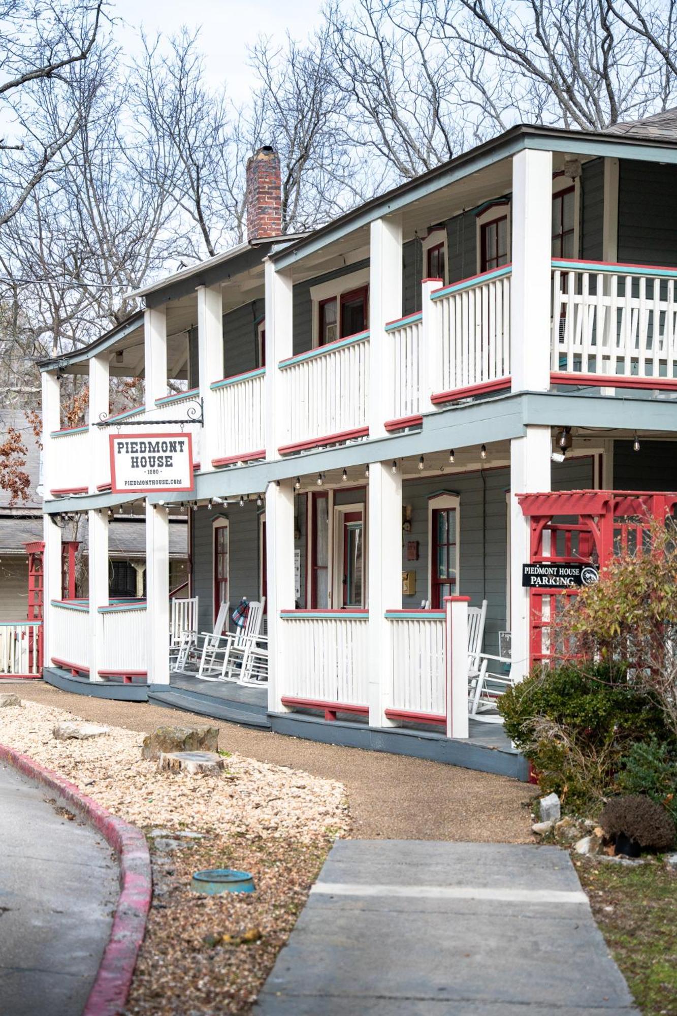 Downtown Chantilly Ste Piedmont Eureka Springs Exterior photo